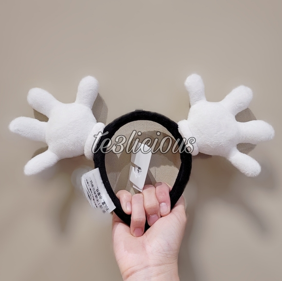 DISNEY PARKS MICKEY GLOVES EAR HEADBAND - Picture 4 of 4